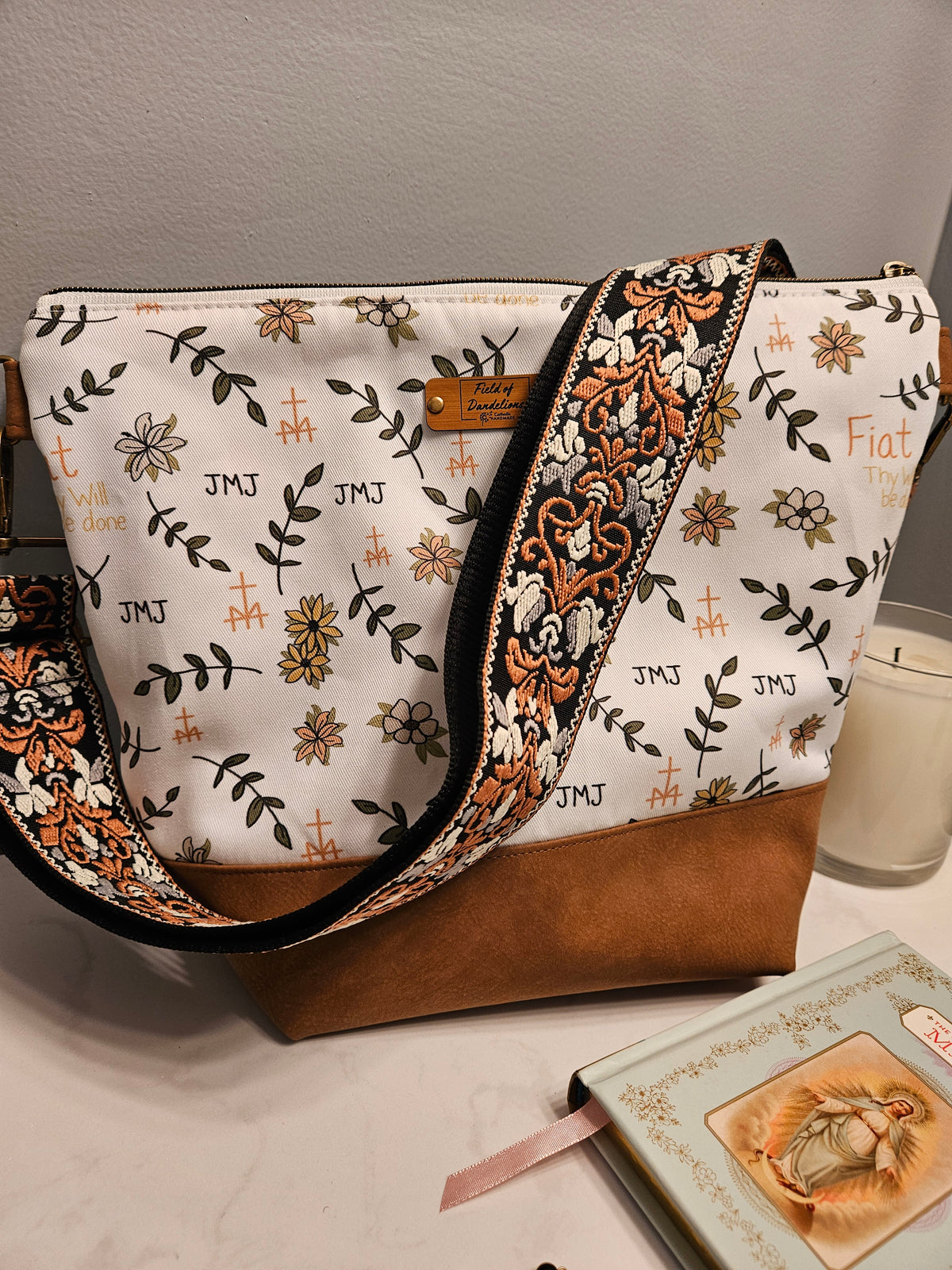 Asymmetrical Crossbody Fiat Purse with wide base