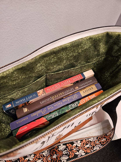 Asymmetrical Crossbody Fiat Purse with wide base