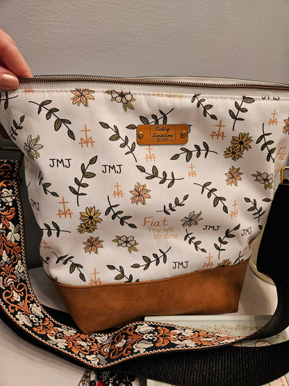 Asymmetrical Crossbody Fiat Purse with wide base