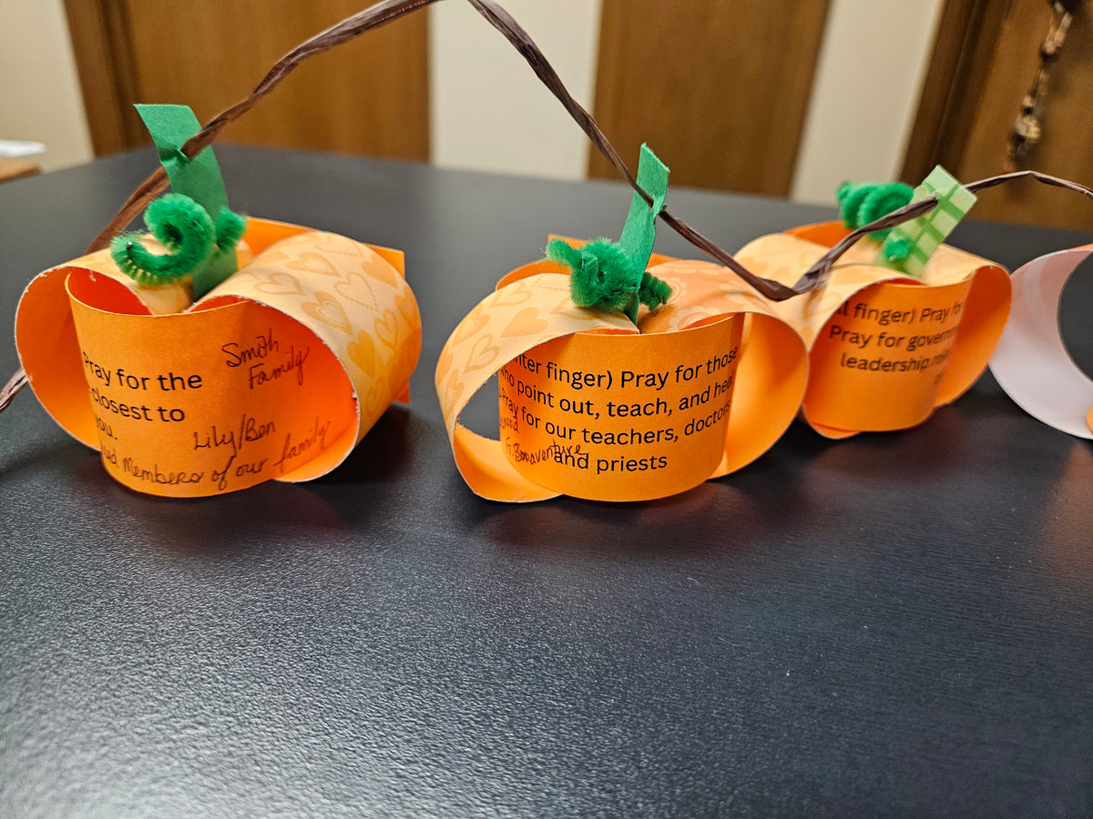 Five Finger Pumpkin Garland Craft