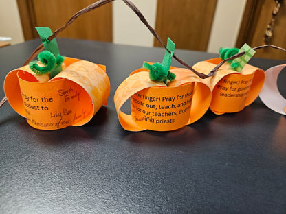 Five Finger Pumpkin Garland Craft