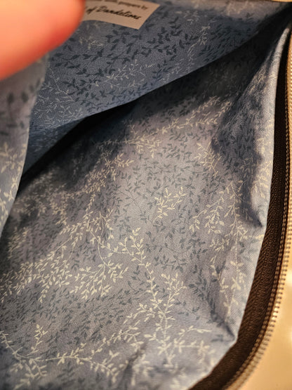 Blessed Pier Giorgio Frassati Verso l'alto Faux Leather Foldover clutch