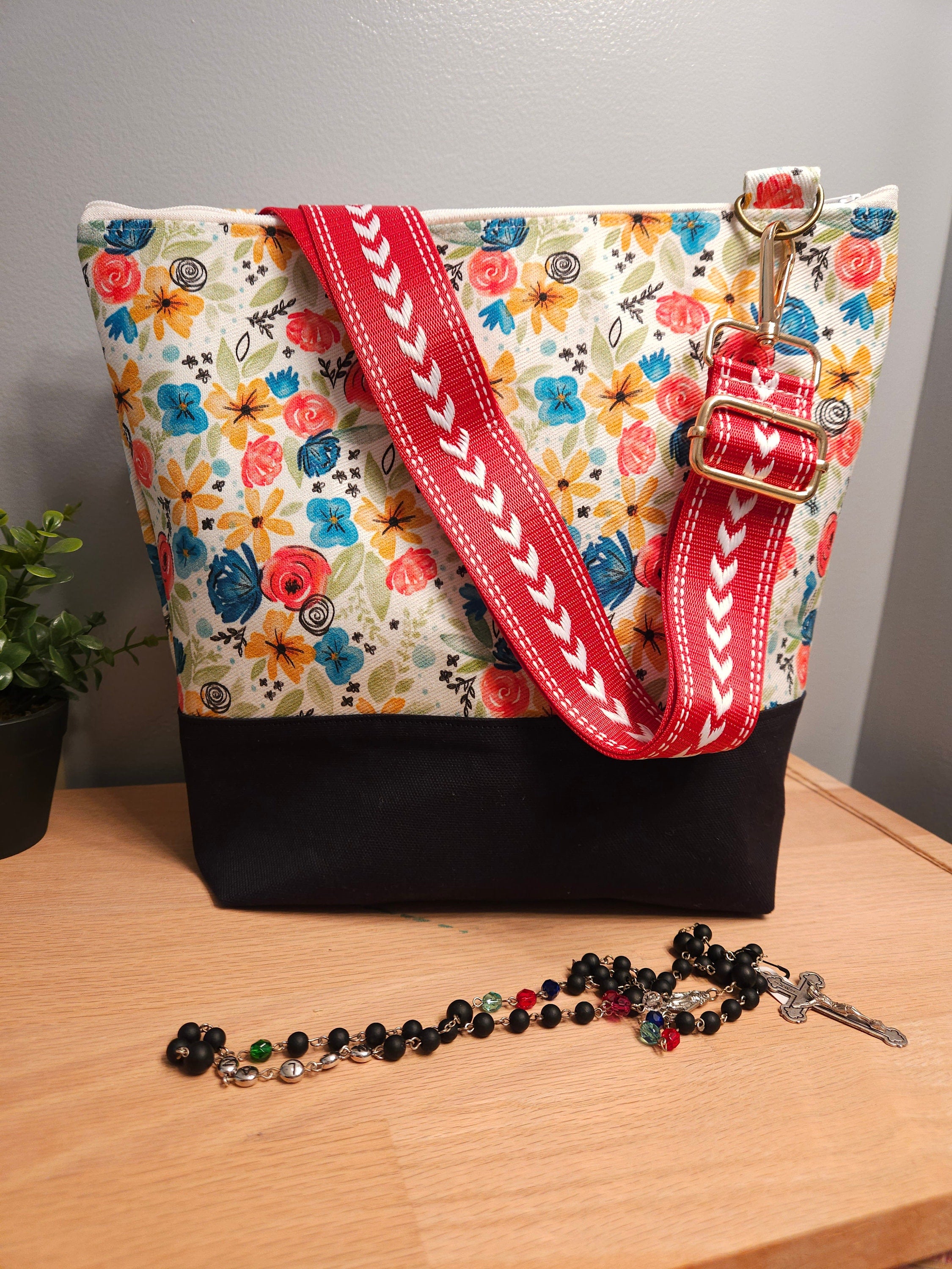 Buy Fossil Women's Kinley Fabric Small Crossbody Handbag, Blue Ikat Online  at desertcartINDIA